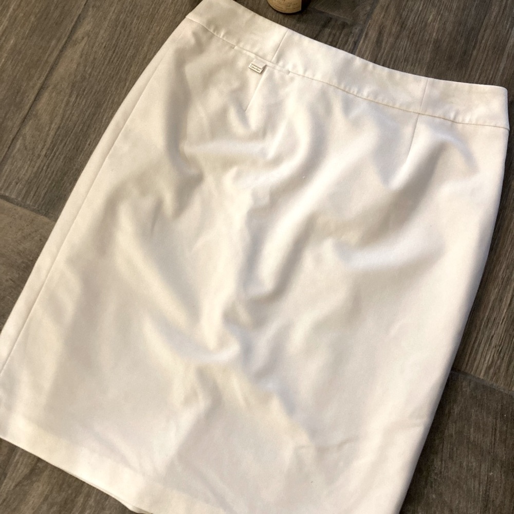 Size 10 Calvin Klein white pencil skirt